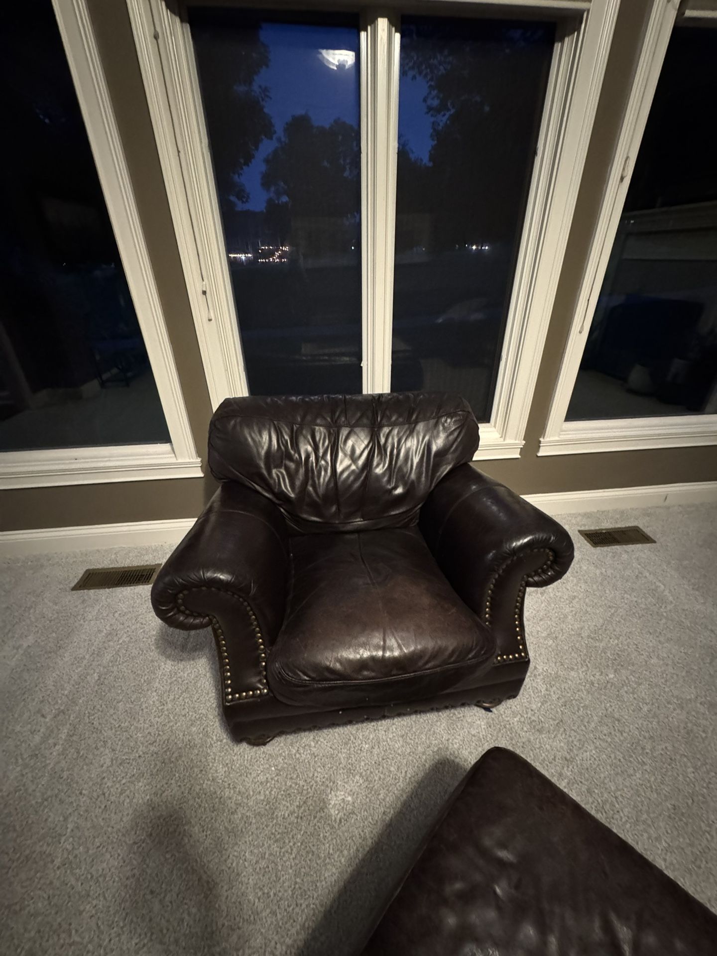 Natuzzi Leather Chair & Ottoman – Genuine Leather, Great Condition!