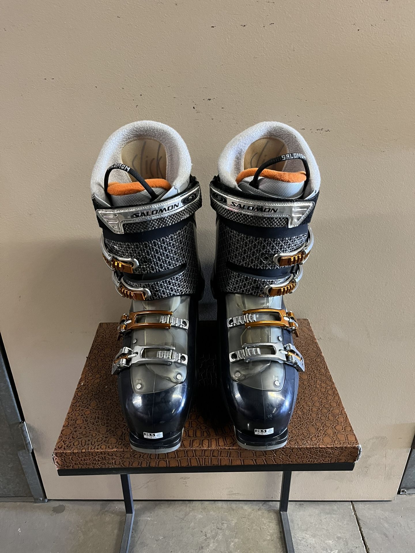MEN'S SALOMON SIZE 10 - 10 1/2 SKI BOOTS - VERY GOOD CONDITION!
