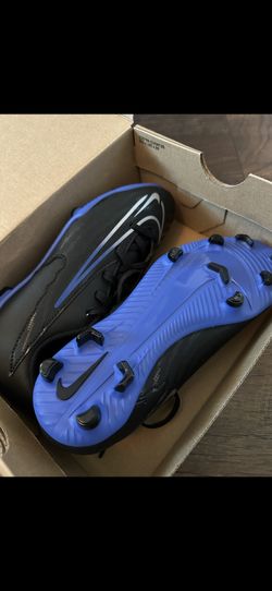 Nike Phantom Soccer Cleats