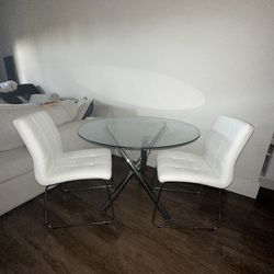 Round Table Set With 4 Chairs 