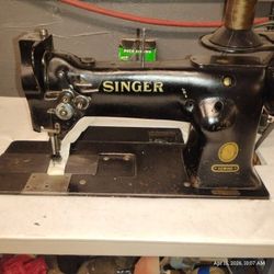 Sewing Machine 🪡🧵 (SINGER) 
