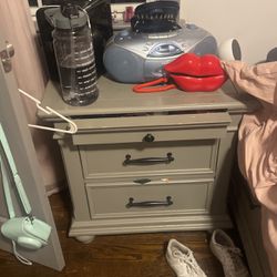 3 drawer night stand really pretty and grey perfect for bedroom