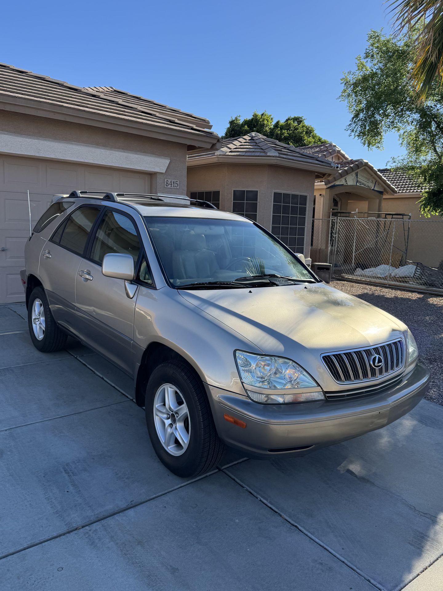 2001 Lexus Rx 300 for Sale in Tolleson, AZ - OfferUp