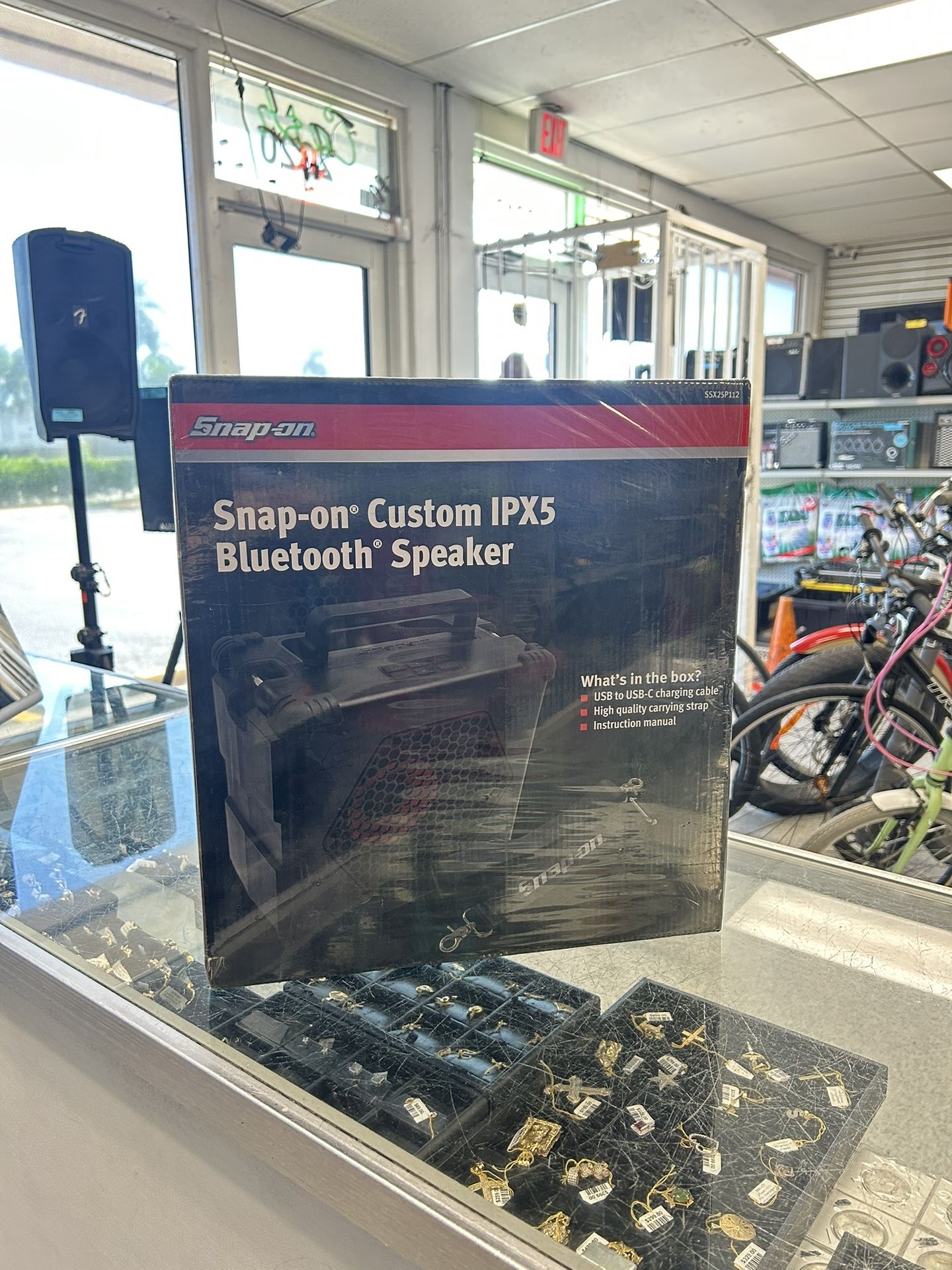 Snap-on Custom IPX5 Bluetooth Speaker