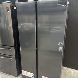 Samsung Black Stainless Refrigerator - Side By Side 