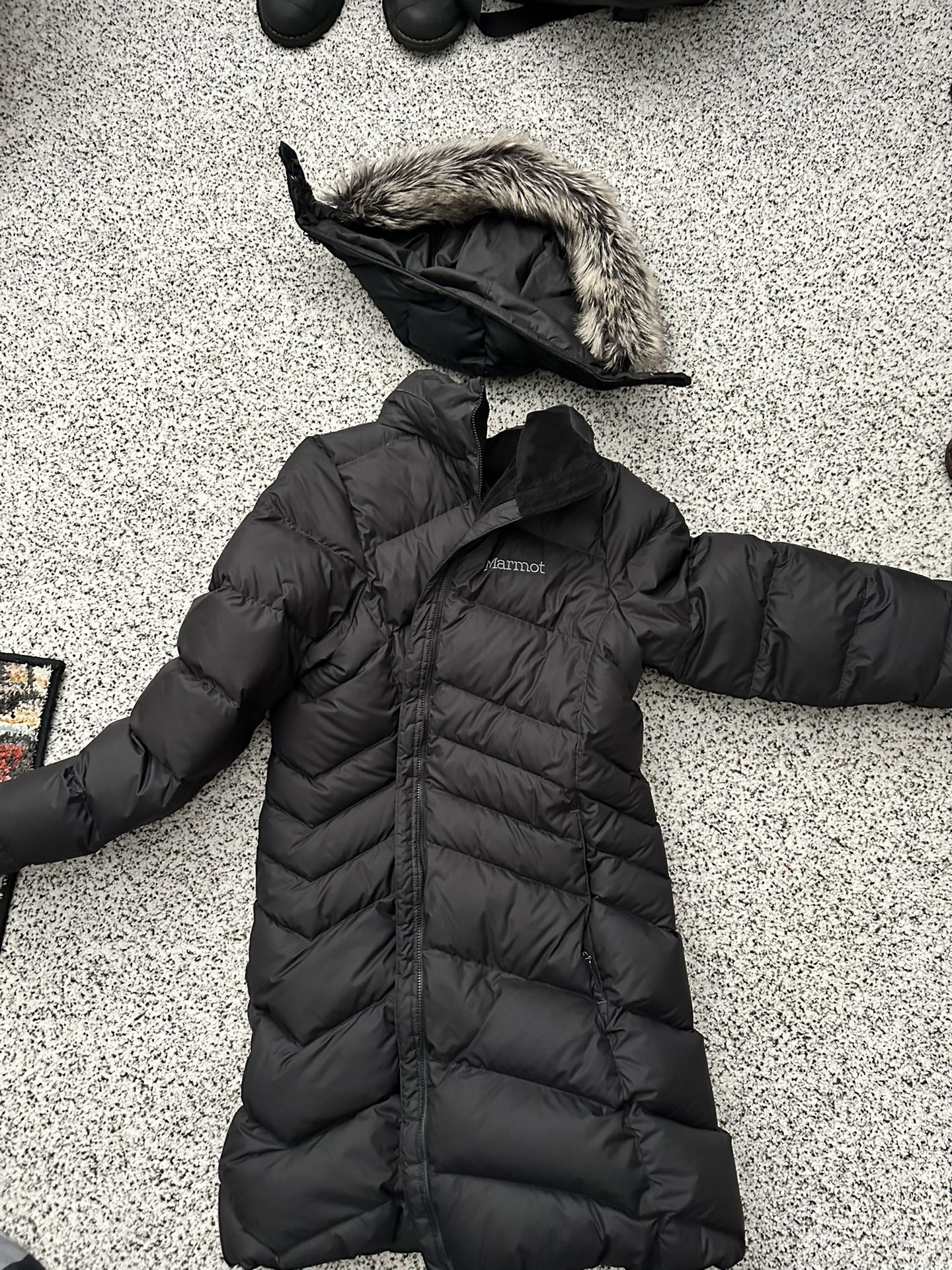 Down Coat For Winter - Marmot