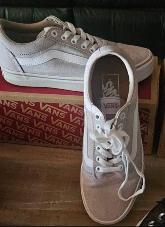 Womens VANS Sz.7.5 Like New