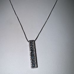 EUC HDI Sterling Silver 1/5 Carat T.W. Blue Diamond Stick Pendant Necklace. 18"