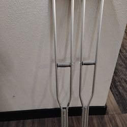 Underarm Crutches McKesson Tall Adult 5 Foot 10 Inch to 6 Foot 6 Inch User Height Aluminum Frame 350 lbs. Weight Capacit