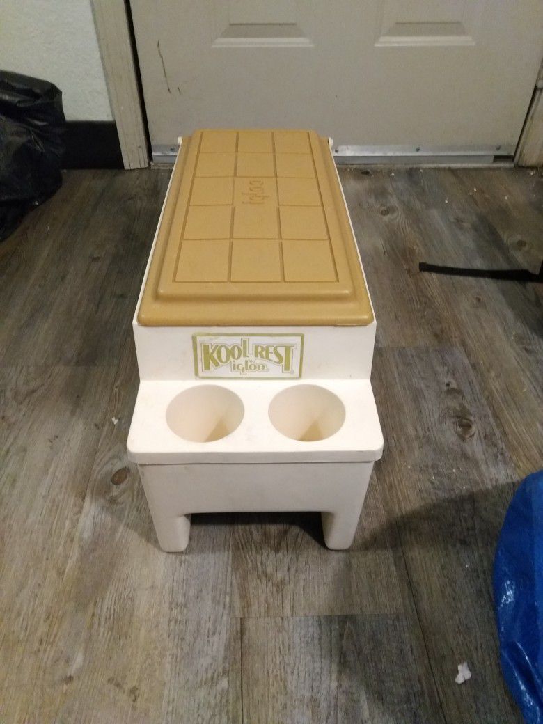 Vintage Igloo Cooler For Console