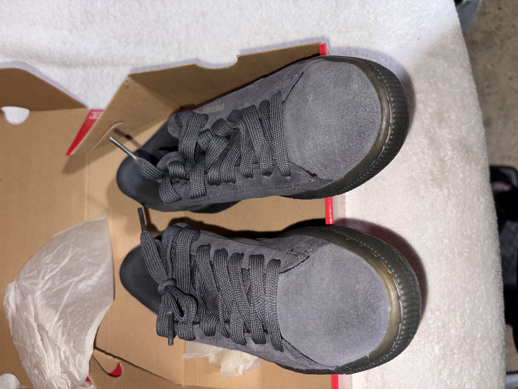 Pumas In Grey Size 5/6.5 In Women’s