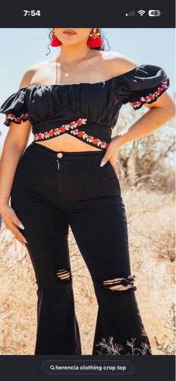 Crop top embroidered shirt