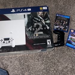 PS4 Pro Destiny 2 + Two games And Extra Control