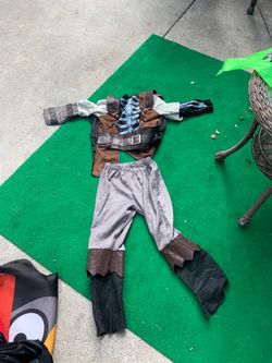 Pirate costume for boys