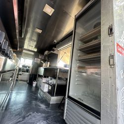 FOOD TRUCK FOR SALE