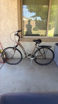 Trek Women's City Commuter Bike Multitrack 7300