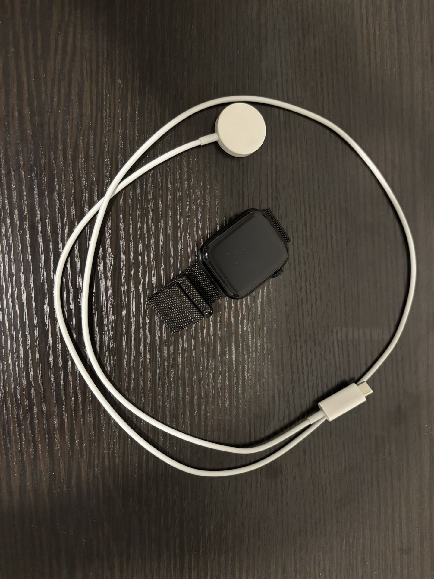 Apple Watch Model MRE73LL/A - 44 mm