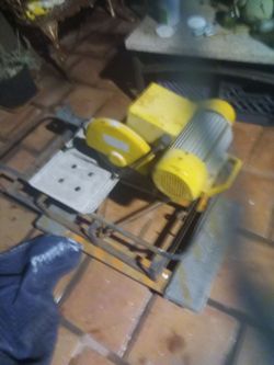 Tlle table saw