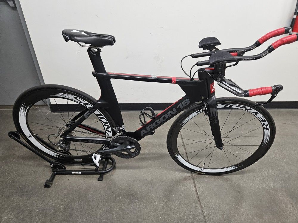 Triathlon Bike Argon 18 (Not Cervelo, Not Trek), Carbon Wheels Reynolds (Comparable Zipp)
