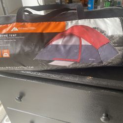 4 Person tent Like New