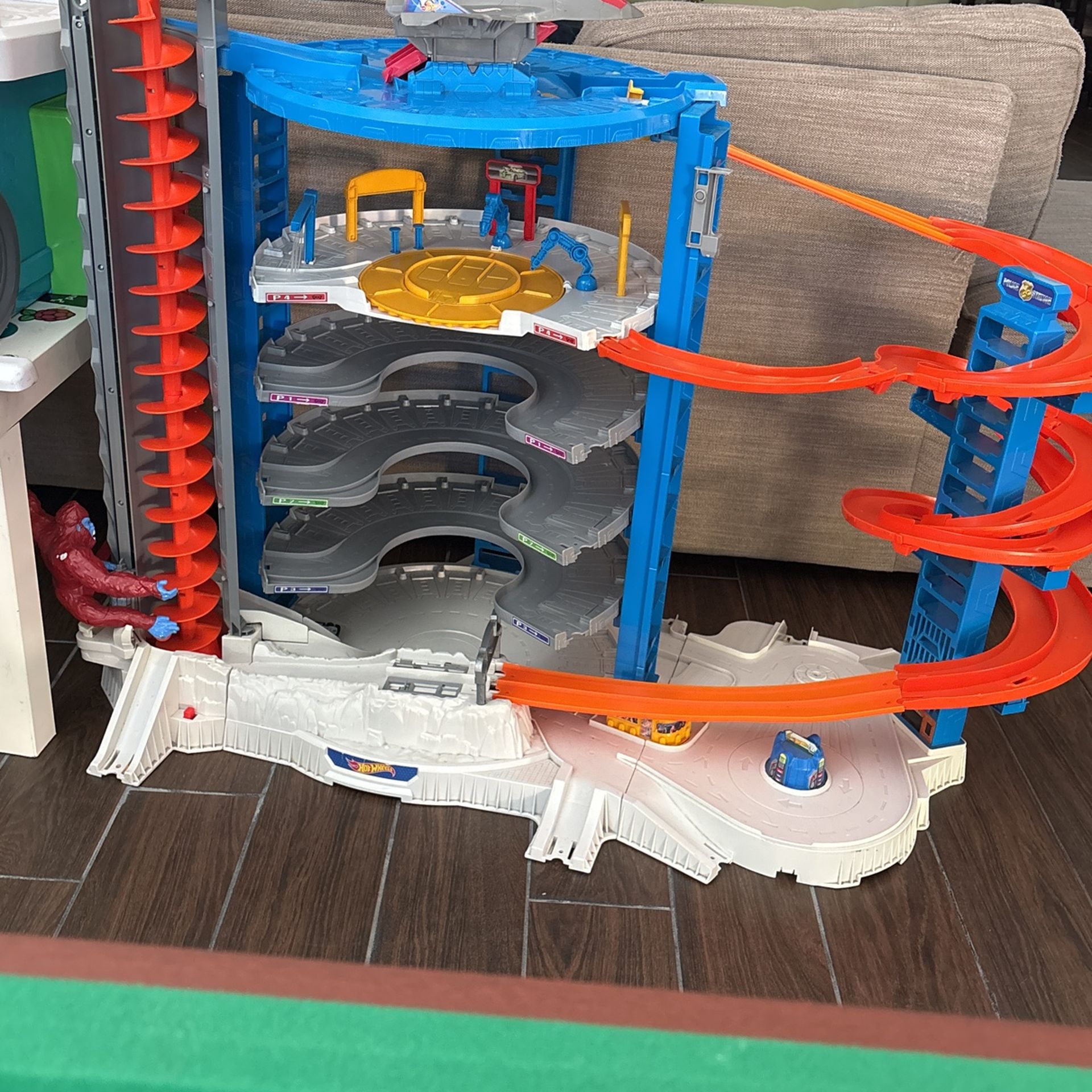 Gorilla Super Ultimate Garage