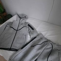 Nike tech grey SMALL