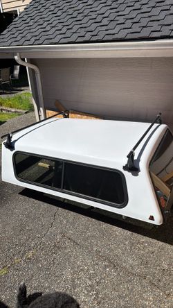 Midsize truck canopy