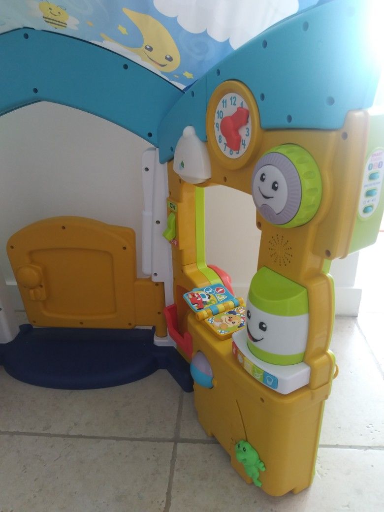 FISHER-PRICE LAUGH & LEARN SMART LEARNING HOME
