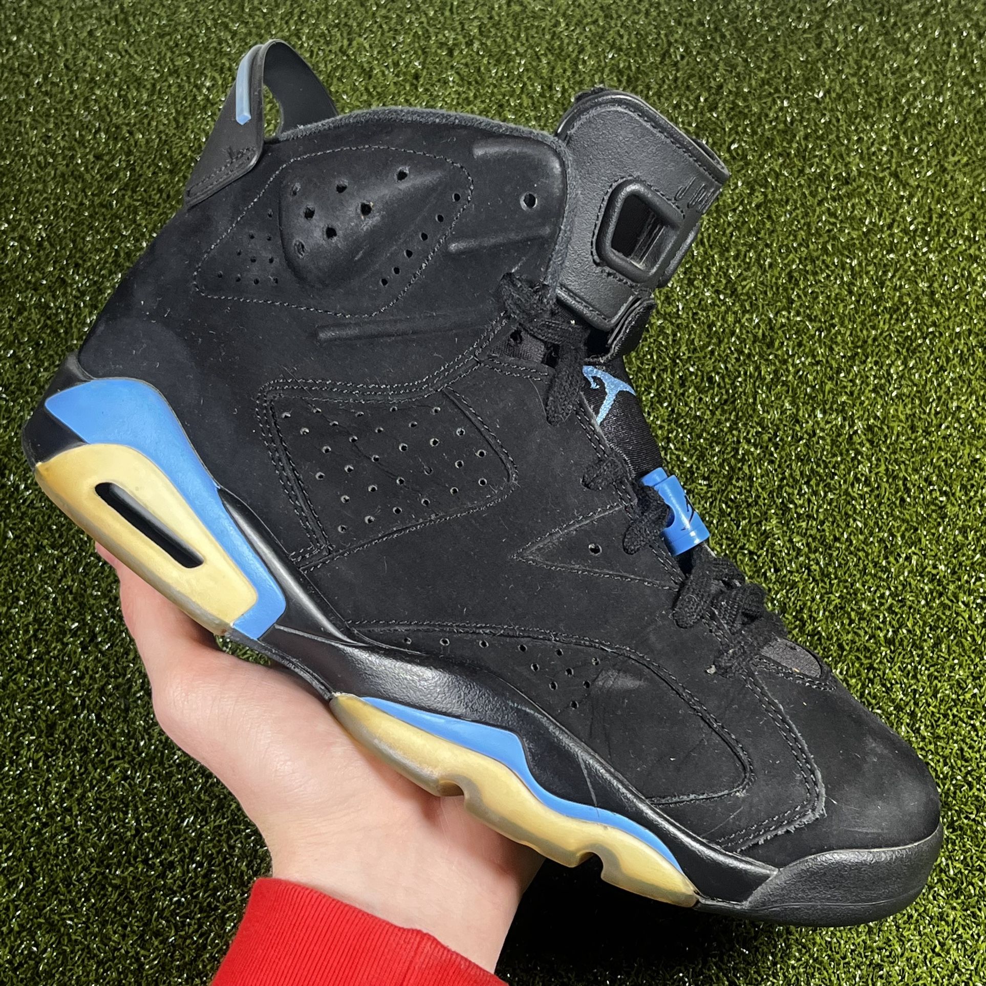 Nike Air Jordan Retro 2017 Black University Blue UNC 384664 006