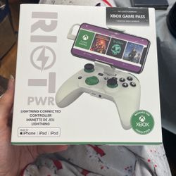 Riot Xbox Game Pass Controller 