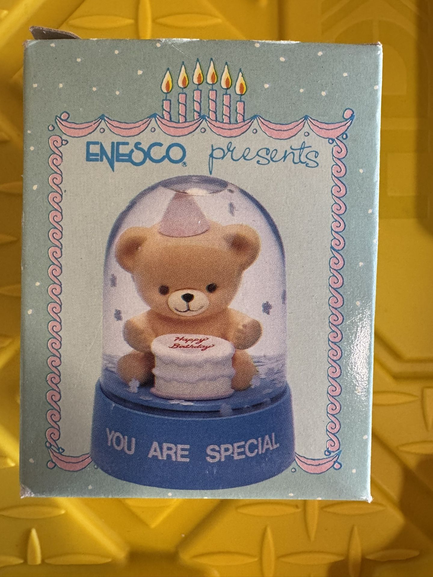 Brand New Enesco Happy Birthday Mini Water Dome. 