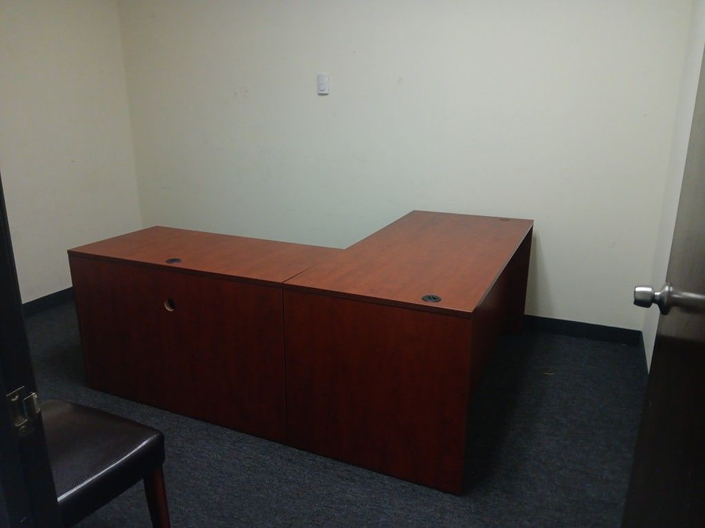 Office Desks And Furniture