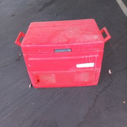 Coleman Marlboro Ice Chest 
