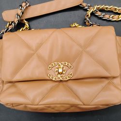 Chanel 19 Quilted Lambskin Medium Shoulder Bag (RFID Chip)