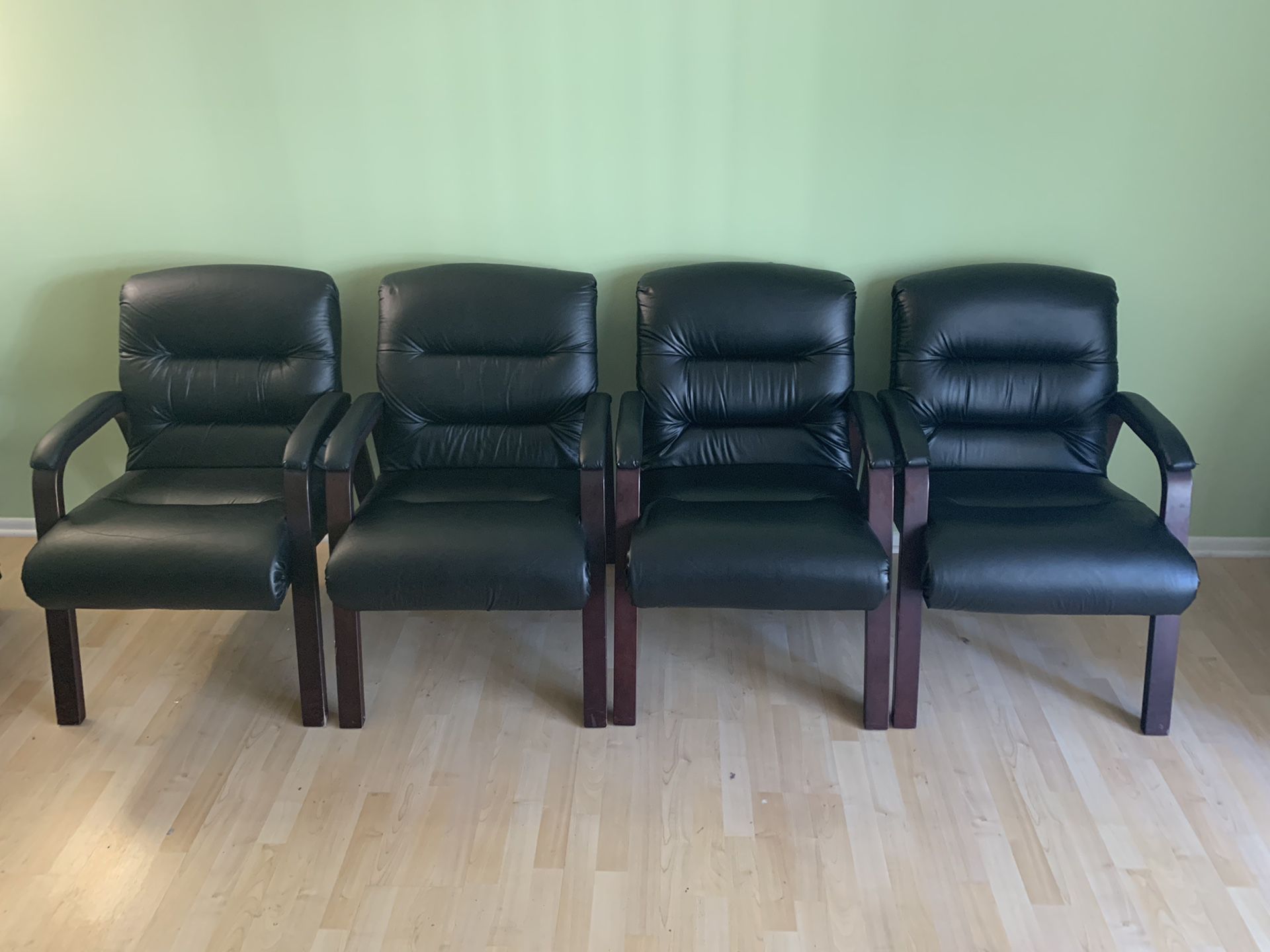 Set of 4 dining or living room chairs