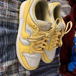 Nike Dunk Lows Yellow Womens size 7.5