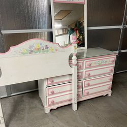 **Free** Dresser With Mirror And Twin Headboard 