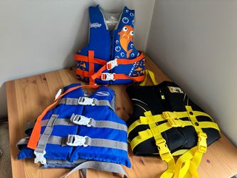 Kids Youth Life Jacket Lot $10 Each 30-50 lbs Coast Guard Approved Stearns Puddle Jumper Body Glove