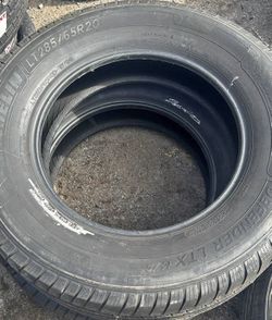 🟠Used Pair of Michelin Defender LTX (285/65/20LT)