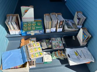Oakland A’s collection ,, vintage cards , programs and many more !!!