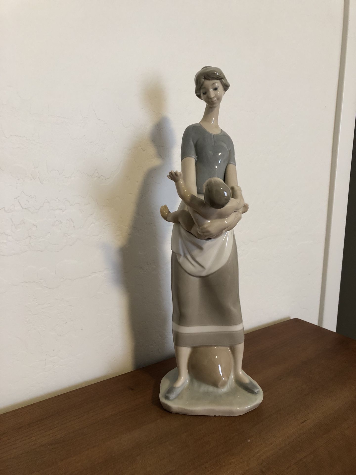 Lladro Mother And Child, 13 Inches Tall