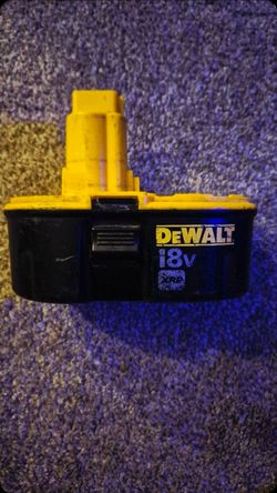 DEWALT 18V BATTERY