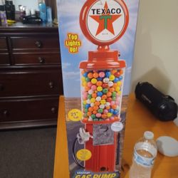 Carsoul Texaco Gas Pump Gumball Machine/ Bank