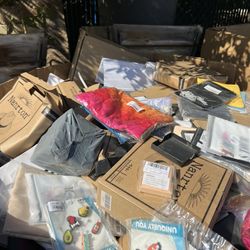 Pallet Of Accessories 