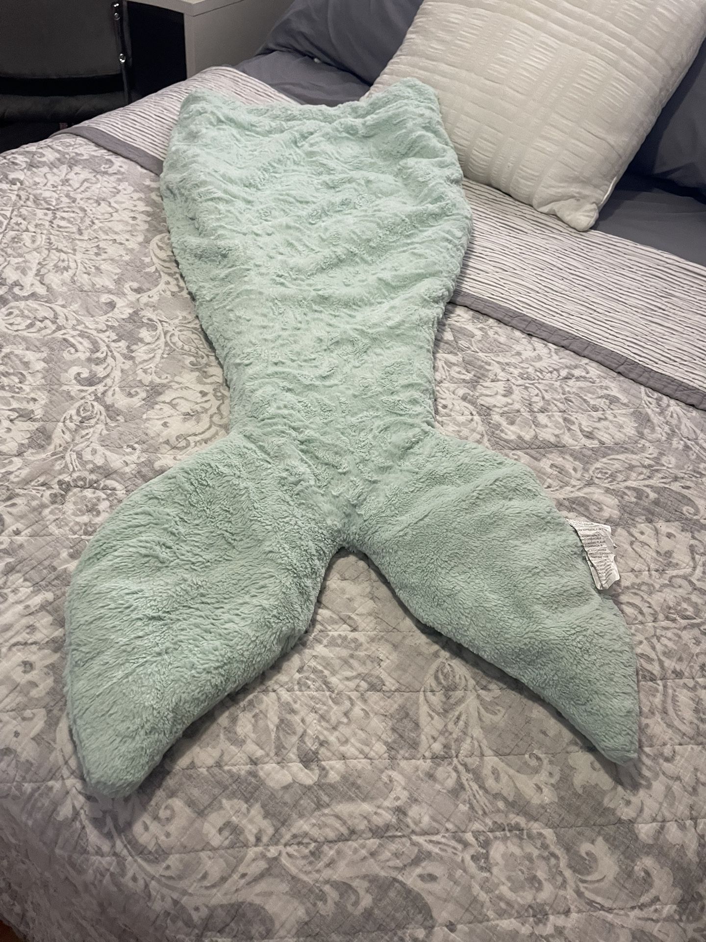 Mermaid Tail Plush Blanket
