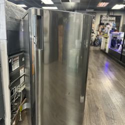 LG Single Door Refrigerator Read Description