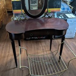 Oval Vanity With Mirror 