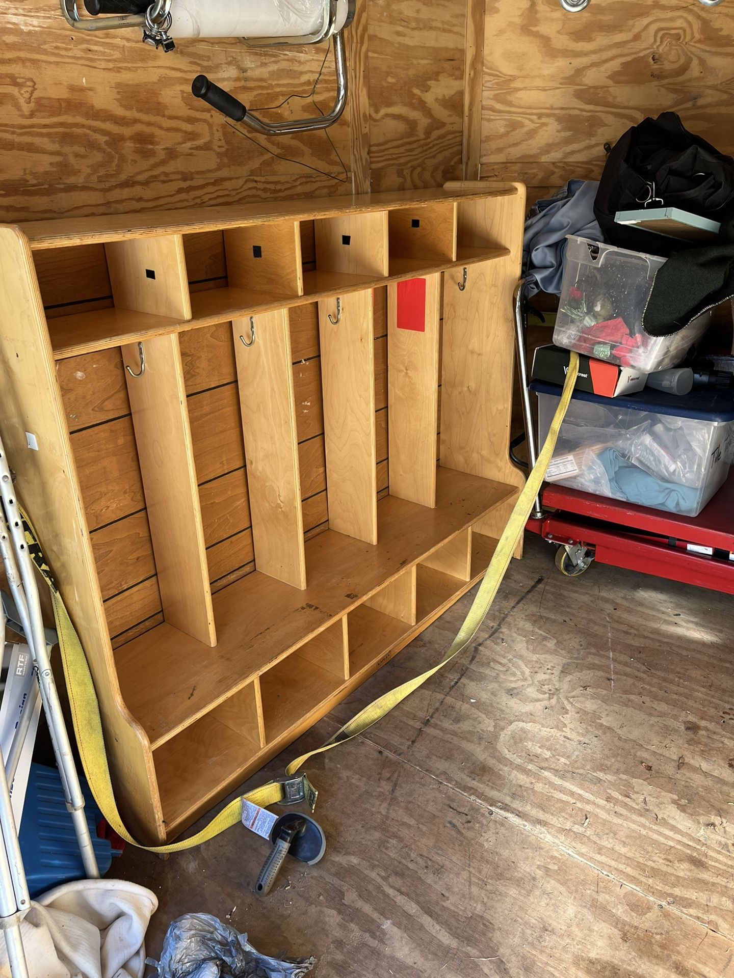 KAPLAN Carolina 5 Locker 48”H 60”L 15D