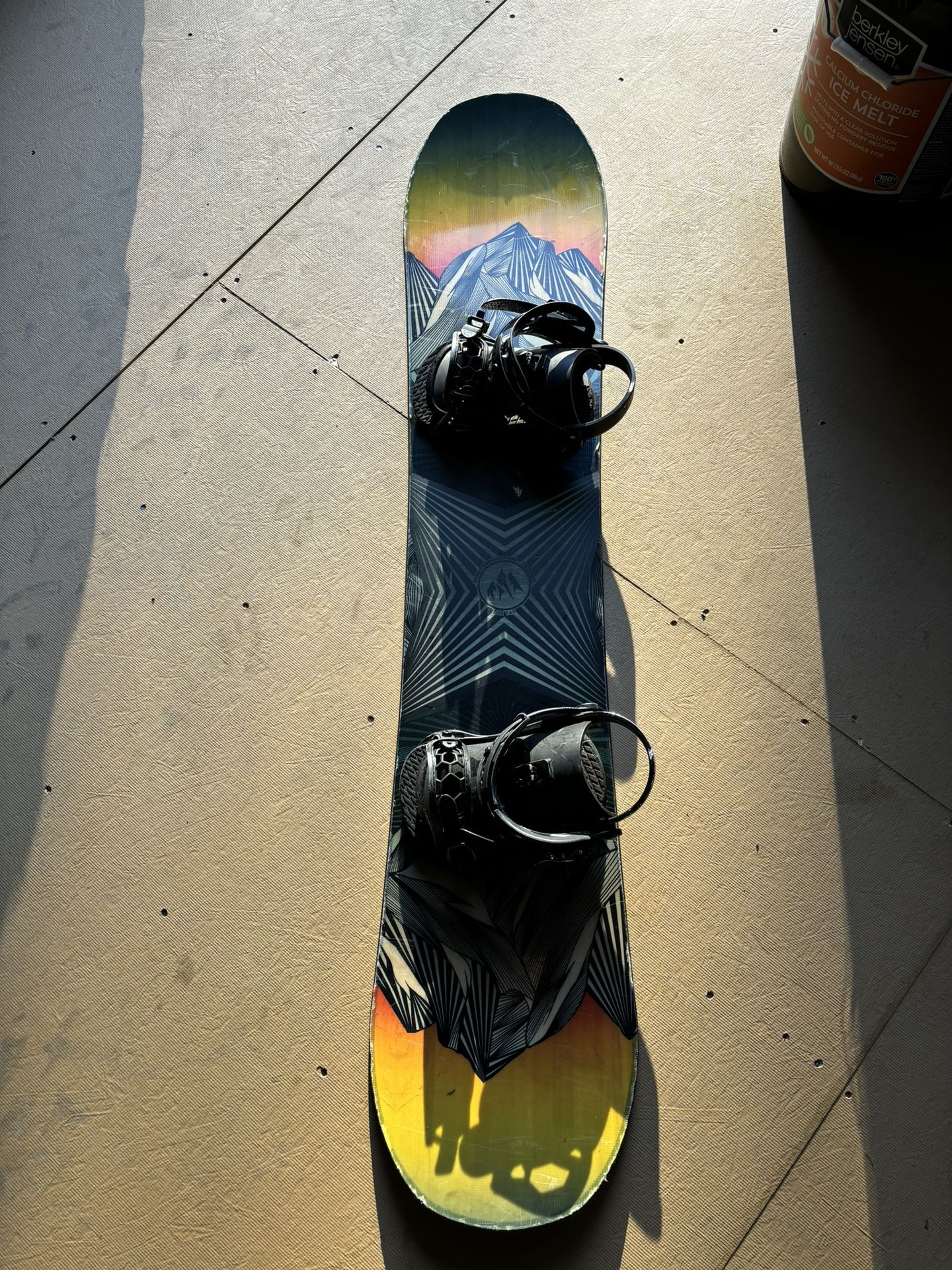 Jones Prodigy 140 Youth Snowboard with Bindings