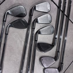 Beginners Golf Club Set, Irons, Driver, Putter, And Bag $350 OBO